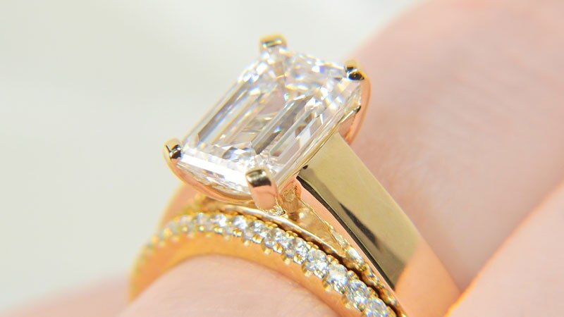 Diamond ring with wedding band